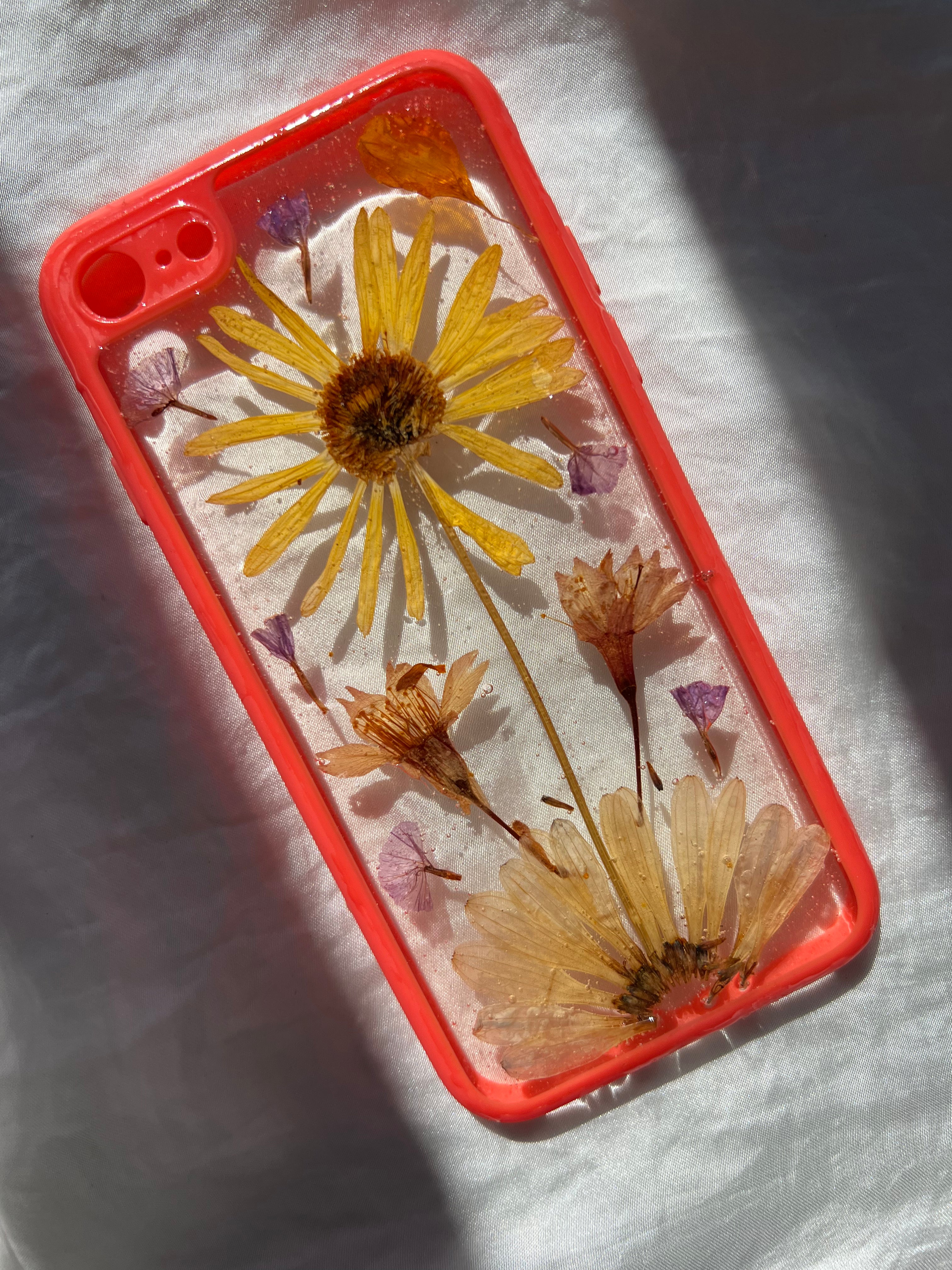 pressed flower phone case, botanical phone case, pressed flower art, handmade phone case, real pressed flowers, australian made, botanical art, pressed flower artist, floral art, botanical preservation, resin and flowers, flowers in resin, phone accessories, iphone 7 case, iphone 8 case, yellow daisies, pink phone case