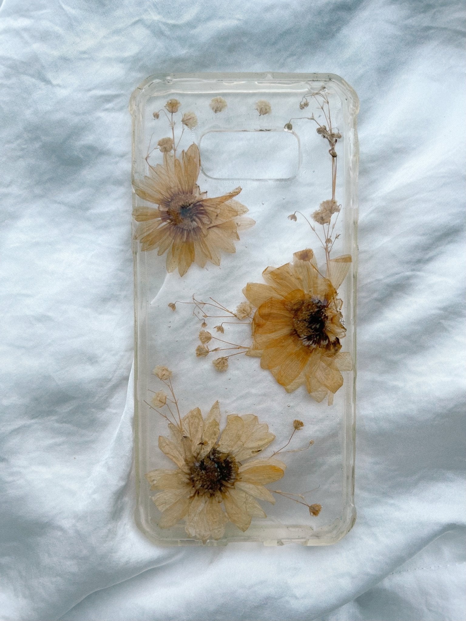 Sunny S8+ - Oldleafdesigns pressed flower phone case, botanical phone case, pressed flower art, handmade phone case, real pressed flowers, australian made, botanical art, pressed flower artist, floral art, botanical preservation, resin and flowers, flowers in resin, phone accessories, samsung s8 phone case, samsung case